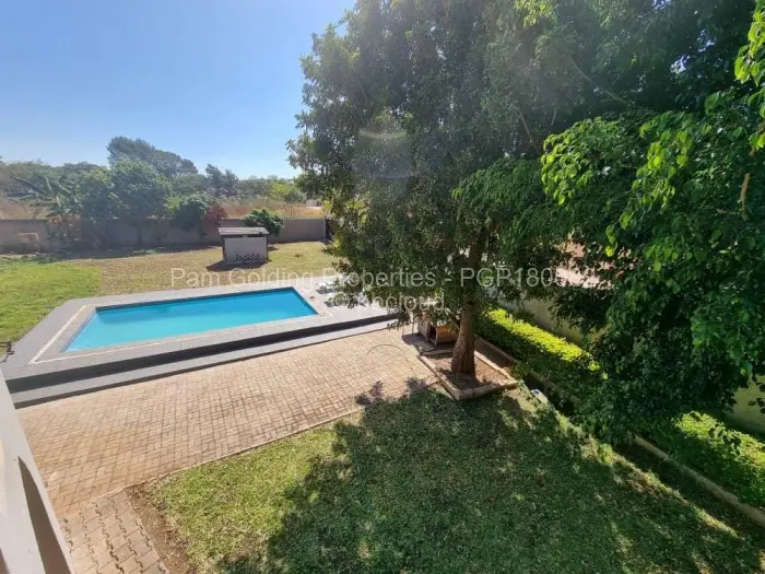6 Bedroom House for Sale in Ilanda, Bulawayo