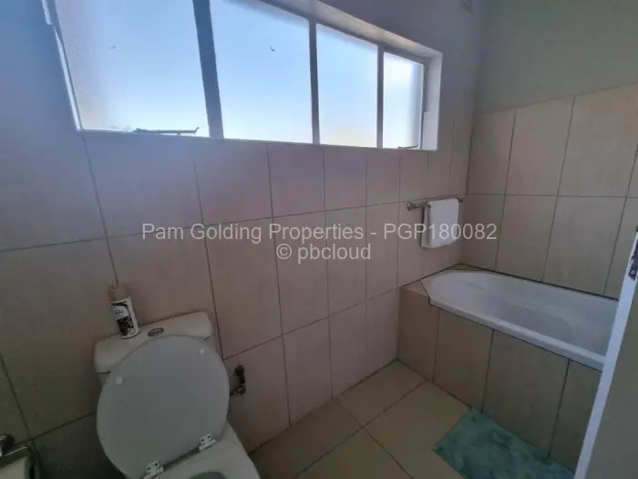 6 Bedroom House for Sale in Ilanda, Bulawayo
