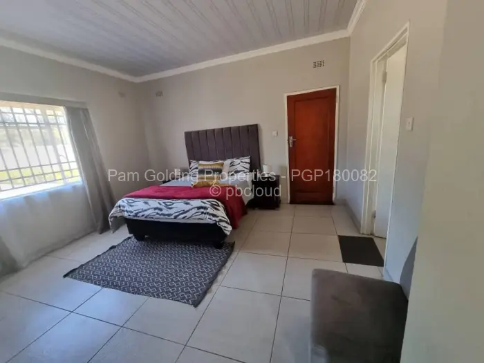 6 Bedroom House for Sale in Ilanda, Bulawayo