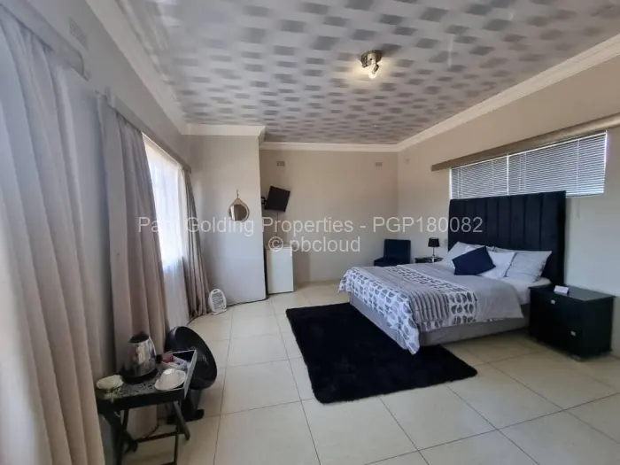6 Bedroom House for Sale in Ilanda, Bulawayo