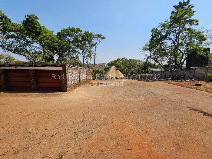 5 Bedroom House for Sale in Philadelphia, Harare