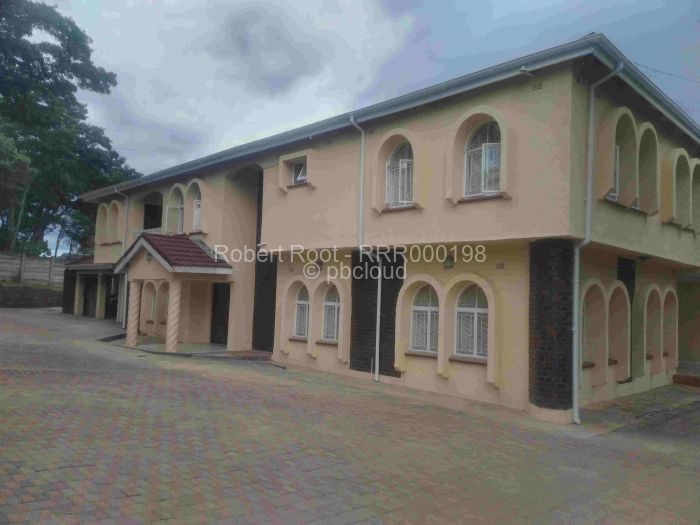 6 Bedroom House to Rent in Helensvale, Harare