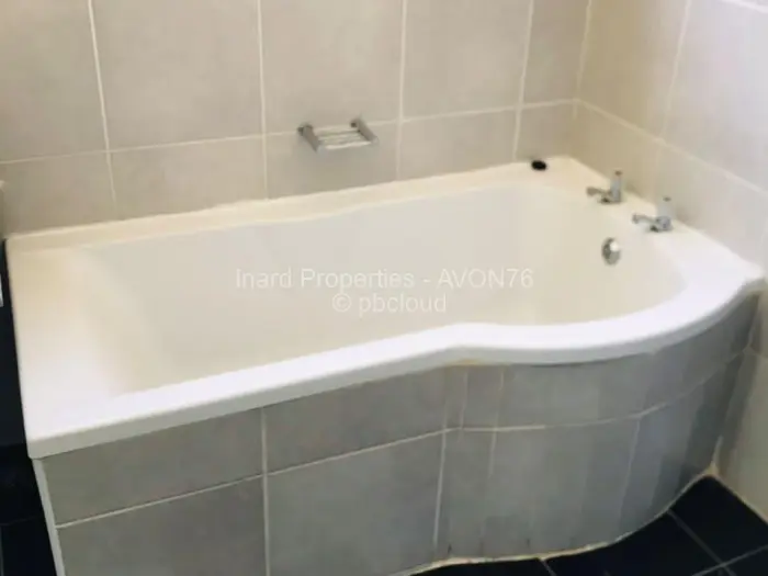 Flat/Apartment to Rent in Avondale