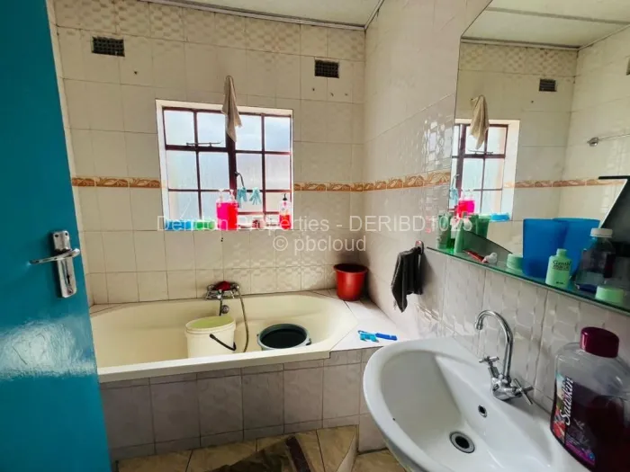 4 Bedroom House for Sale in Lenana Park, Harare