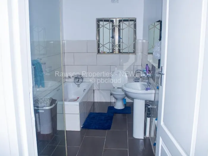 Townhouse/Complex/Cluster for Sale in Newlands, Harare