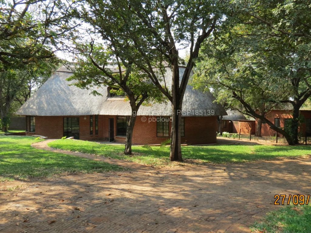 4 Bedroom House for Sale in Victoria Falls, Victoria Falls
