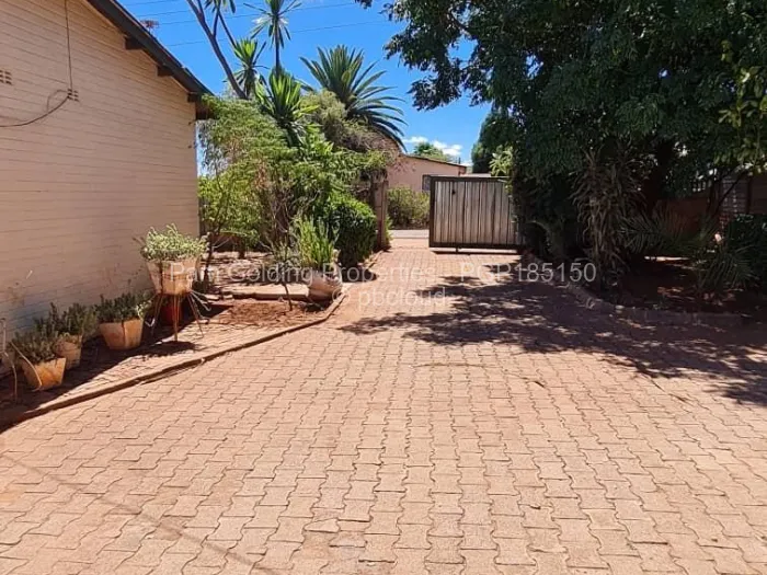 2 Bedroom House for Sale in Barham Green, Bulawayo