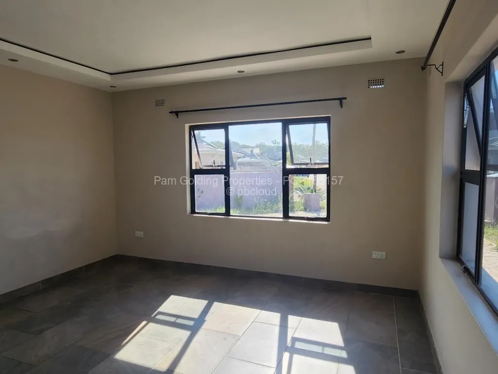 Townhouse/Complex/Cluster for Sale in Arlington, Harare