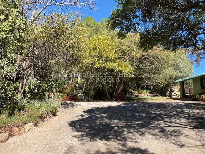 3 Bedroom House for Sale in Lochview, Bulawayo