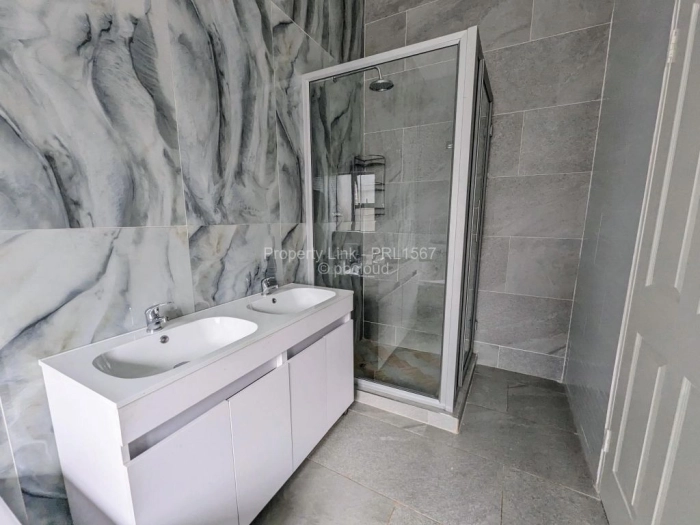 Townhouse/Cluster to Rent in Westgate, Harare