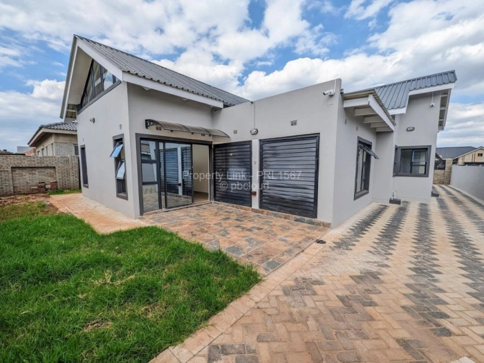 Townhouse/Cluster to Rent in Westgate, Harare