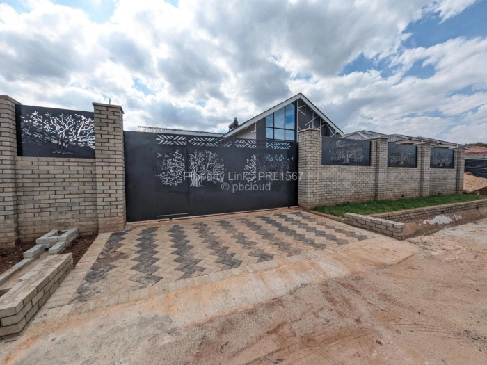 Townhouse/Cluster to Rent in Westgate, Harare