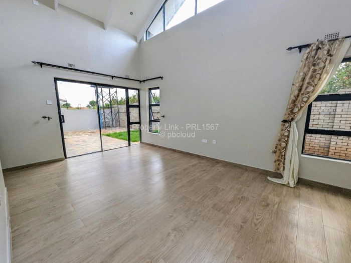 Townhouse/Cluster to Rent in Westgate, Harare