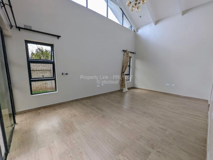 Townhouse/Cluster to Rent in Westgate, Harare