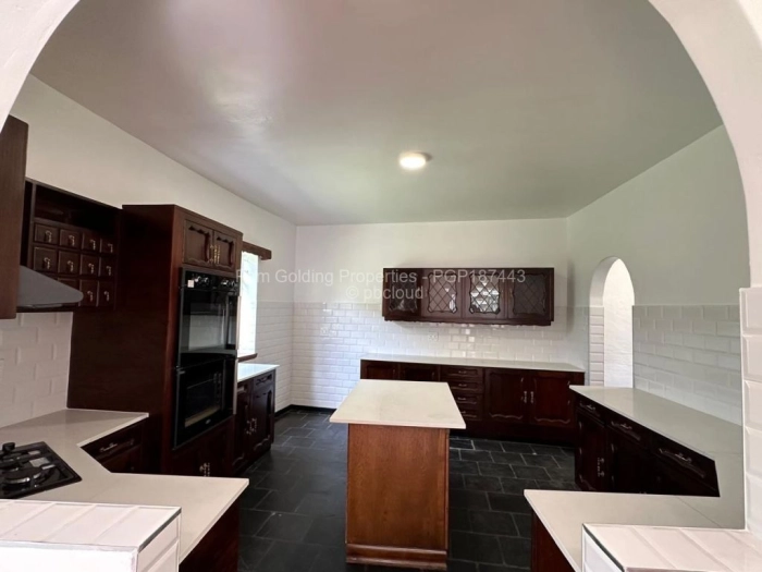 3 Bedroom House for Sale in Matsheumhlope, Bulawayo