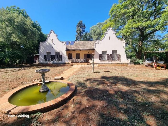 3 Bedroom House for Sale in Kumalo, Bulawayo