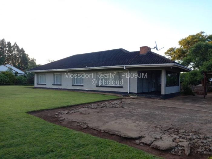 4 Bedroom House for Sale in Kumalo, Bulawayo