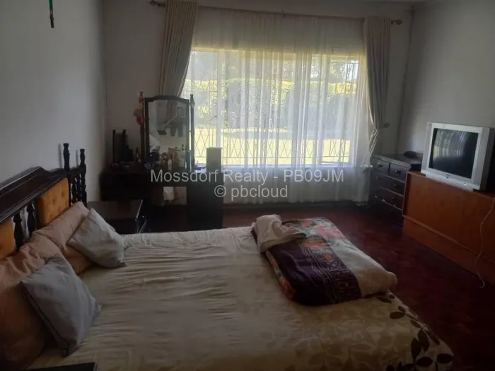 4 Bedroom House for Sale in Kumalo, Bulawayo