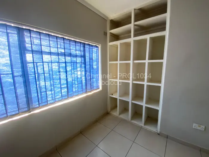 Warehouse/Industrial to Rent in Bluff Hill, Harare