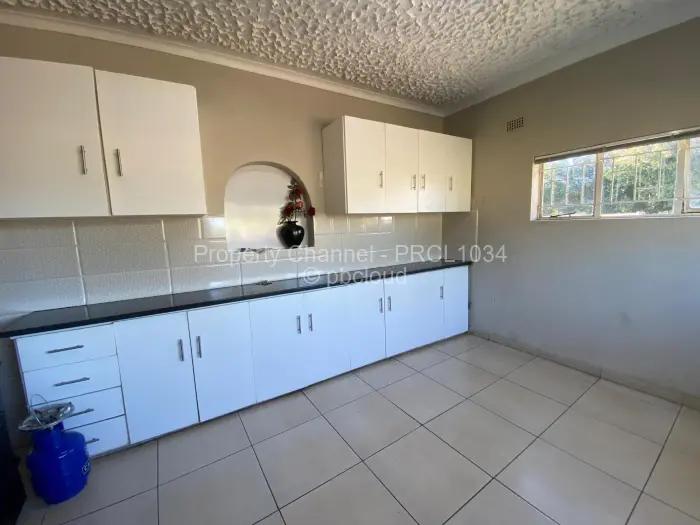 Warehouse/Industrial to Rent in Bluff Hill, Harare