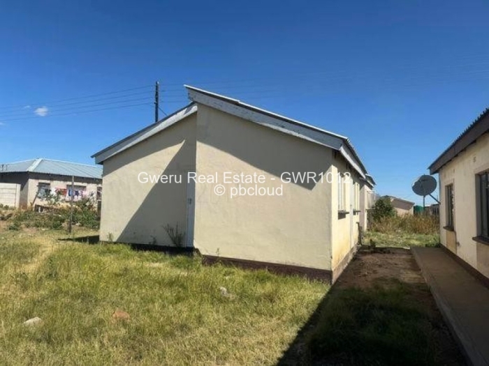 2 Bedroom House for Sale in Nehosho, Gweru