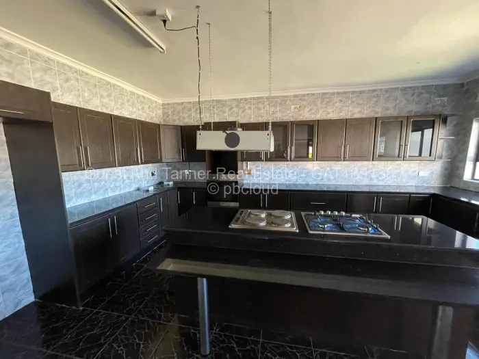 5 Bedroom House for Sale in Gletwin Park, Harare