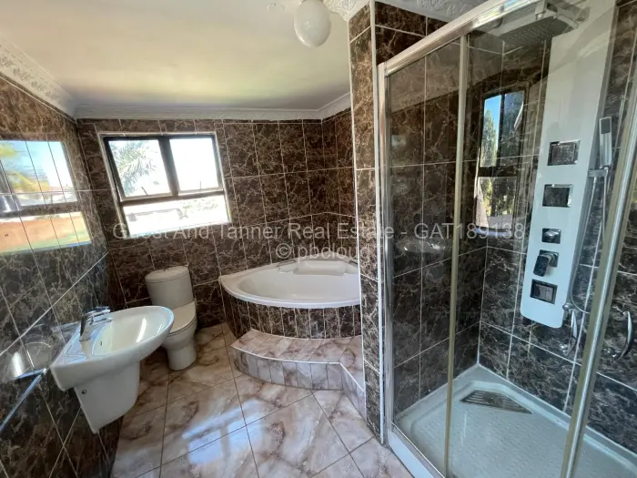 5 Bedroom House for Sale in Gletwin Park, Harare