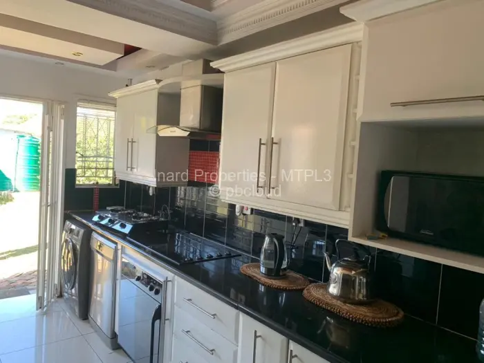 Townhouse/Complex/Cluster to Rent in Emerald Hill