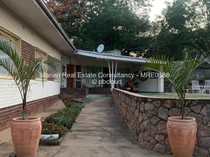 2 Bedroom House for Sale in Burnside, Bulawayo