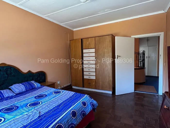 5 Bedroom House for Sale in Kumalo, Bulawayo