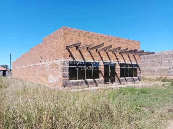 Retail/Shop for Sale in Redcliff, Redcliff