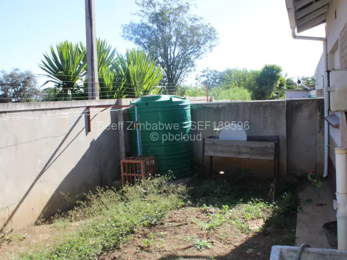 Townhouse/Cluster to Rent in Newlands