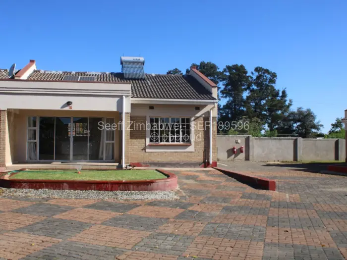 Townhouse/Cluster to Rent in Newlands