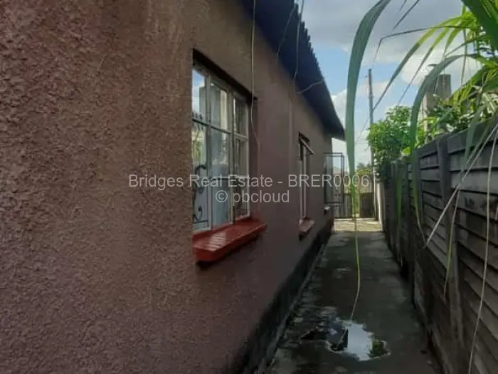 4 Bedroom House for Sale in Chitungwiza, Chitungwiza