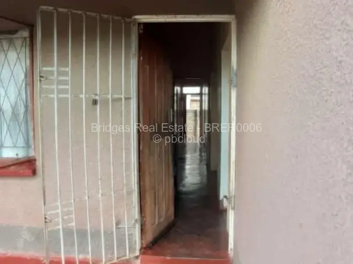 4 Bedroom House for Sale in Chitungwiza, Chitungwiza