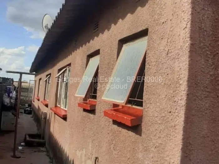 4 Bedroom House for Sale in Chitungwiza, Chitungwiza