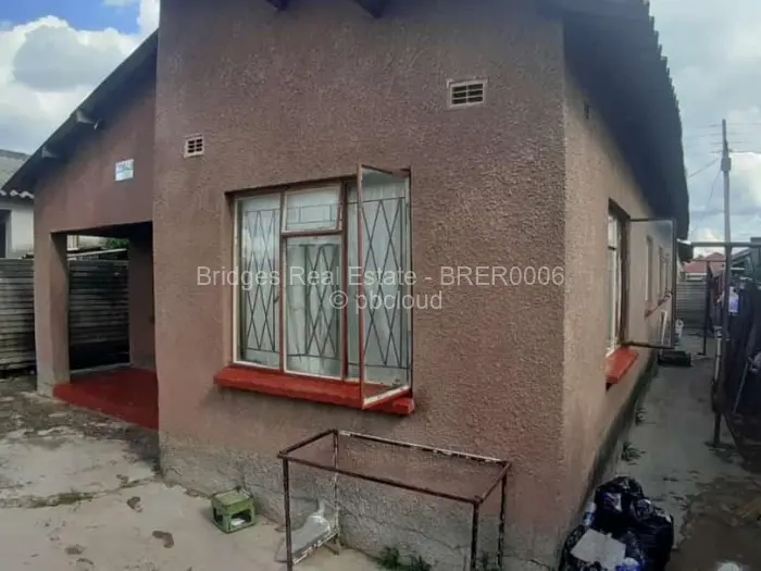 4 Bedroom House for Sale in Chitungwiza, Chitungwiza