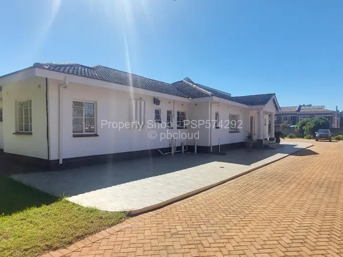 9 Bedroom House to Rent in Greendale
