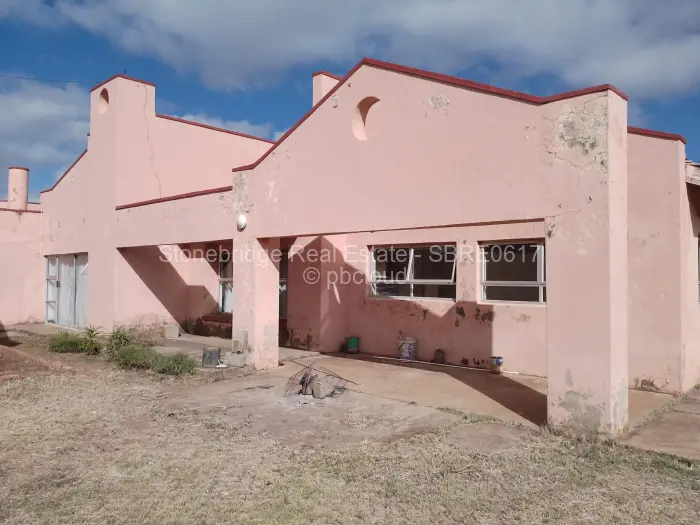 4 Bedroom House for Sale in Parklands, Bulawayo