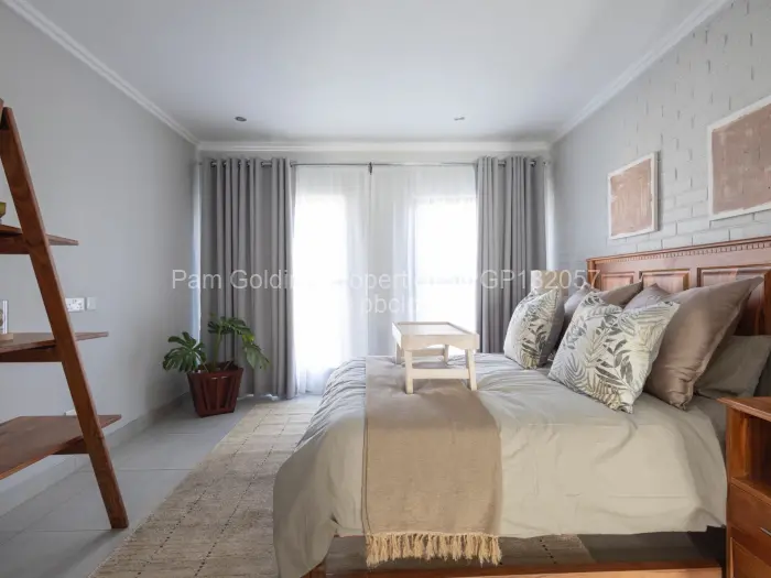 Townhouse/Complex/Cluster to Rent in Meyrick Park