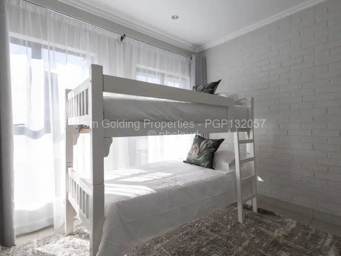 Townhouse/Complex/Cluster to Rent in Meyrick Park