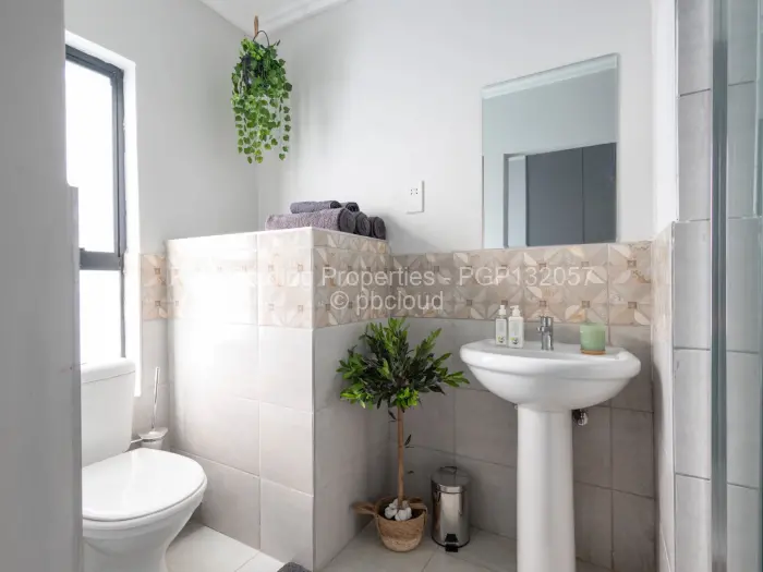 Townhouse/Complex/Cluster to Rent in Meyrick Park