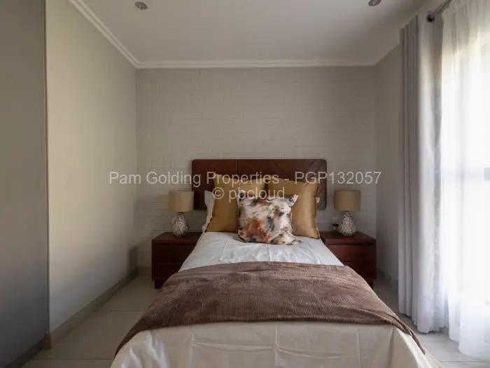 Townhouse/Complex/Cluster to Rent in Meyrick Park
