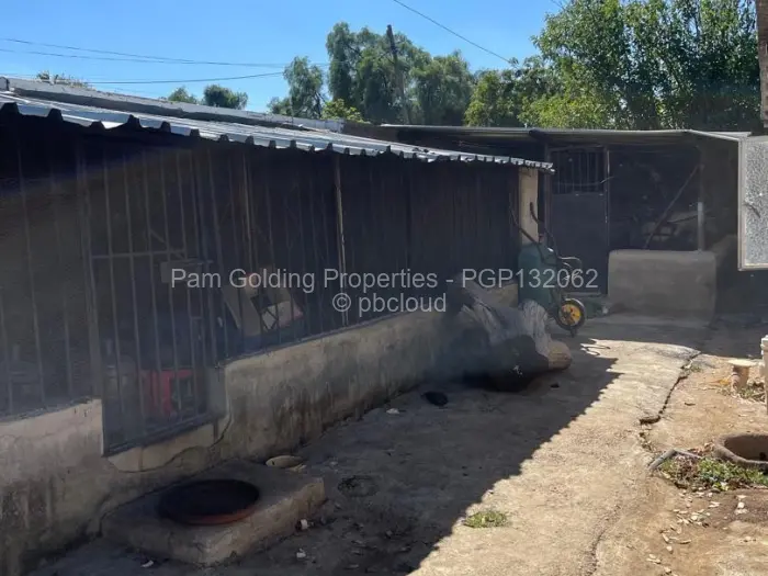 4 Bedroom House for Sale in Ilanda, Bulawayo