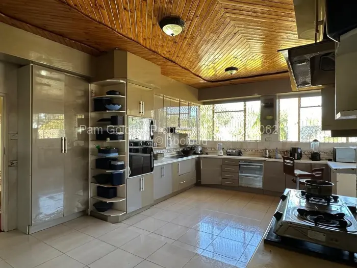 4 Bedroom House for Sale in Ilanda, Bulawayo