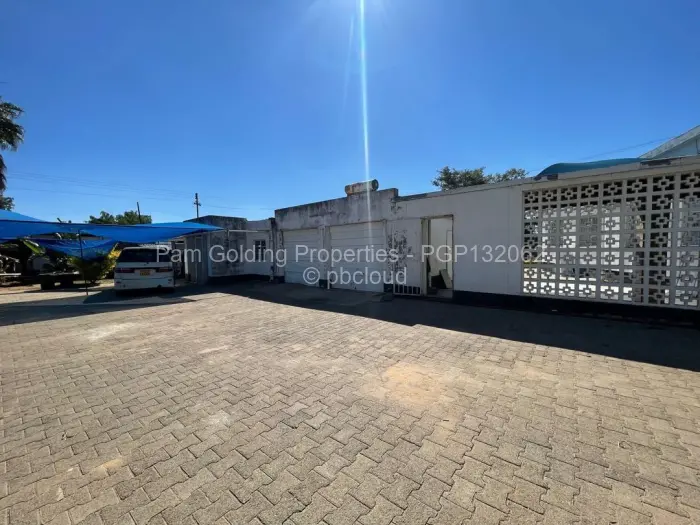 4 Bedroom House for Sale in Ilanda, Bulawayo