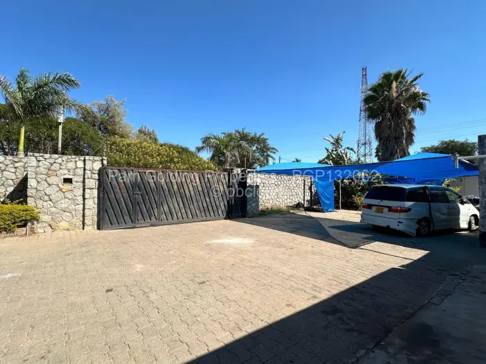 4 Bedroom House for Sale in Ilanda, Bulawayo