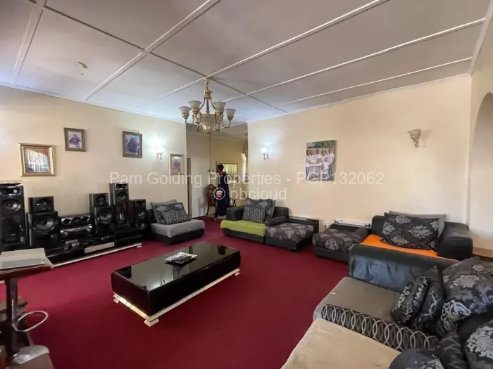 4 Bedroom House for Sale in Ilanda, Bulawayo