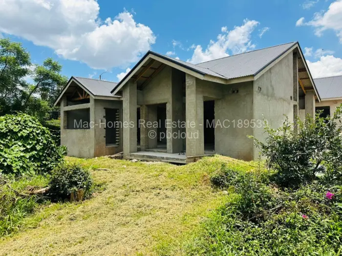 Townhouse/Cluster for Sale in Emerald Hill, Harare