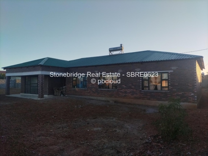 3 Bedroom House for Sale in Mahatshula, Bulawayo